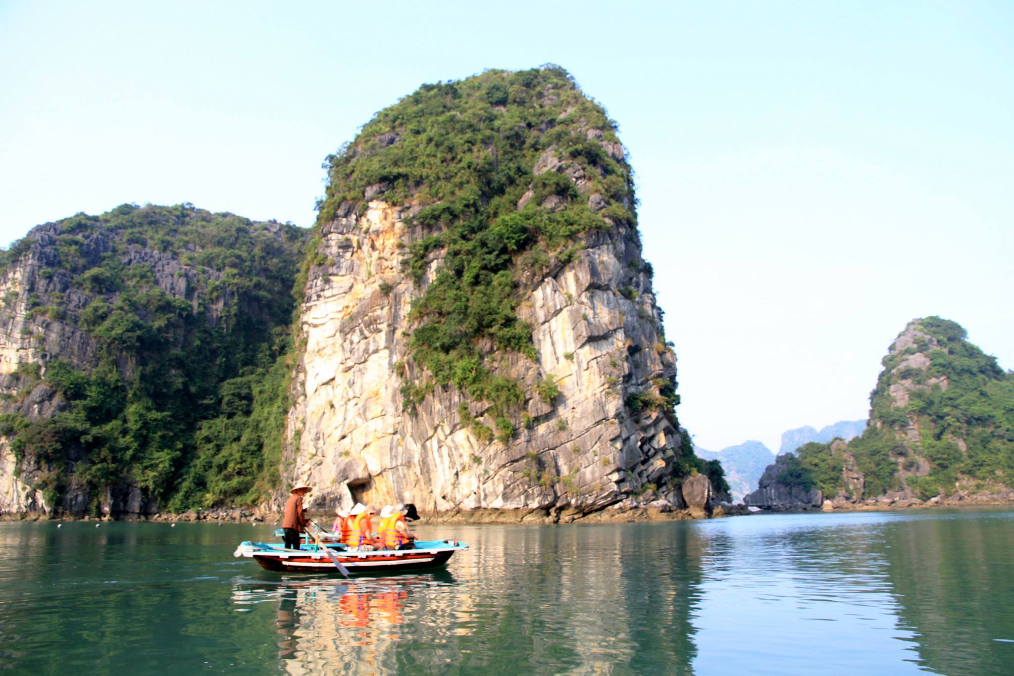 Boat ride in Vietnam Halong Bay