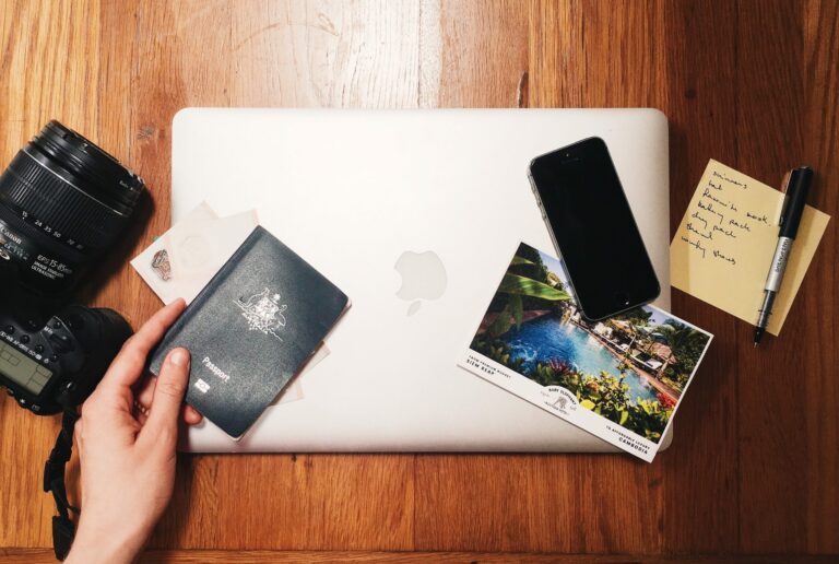 12 Amazing apps and websites to boost your travel game! 