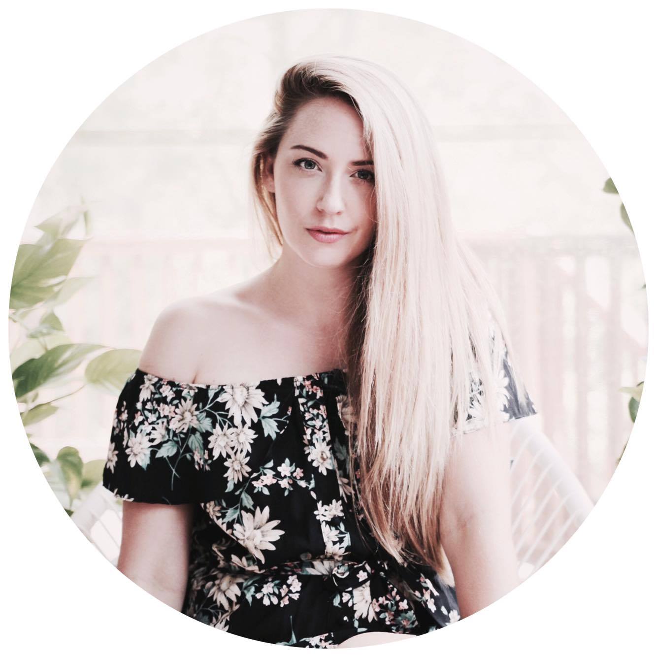 Phoebe Lee - Profile - Australian Travel Blogger Writer Photographer Little Grey Box