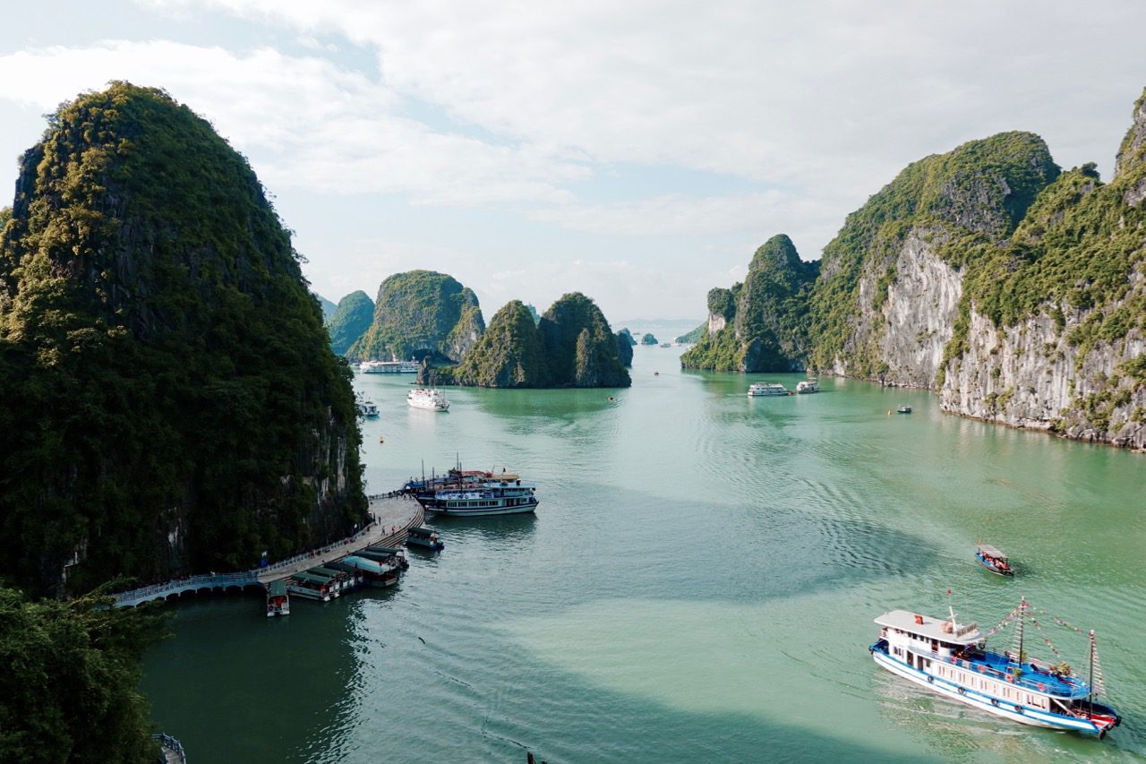 How to choose a great Halong Bay cruise