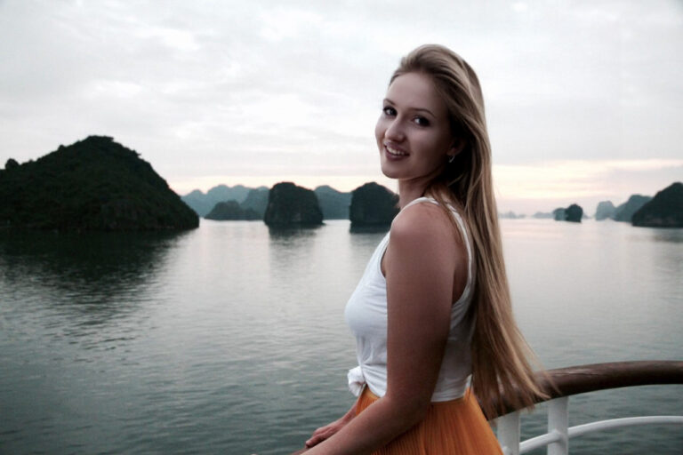 15 Things you need to know about cruising Halong Bay 